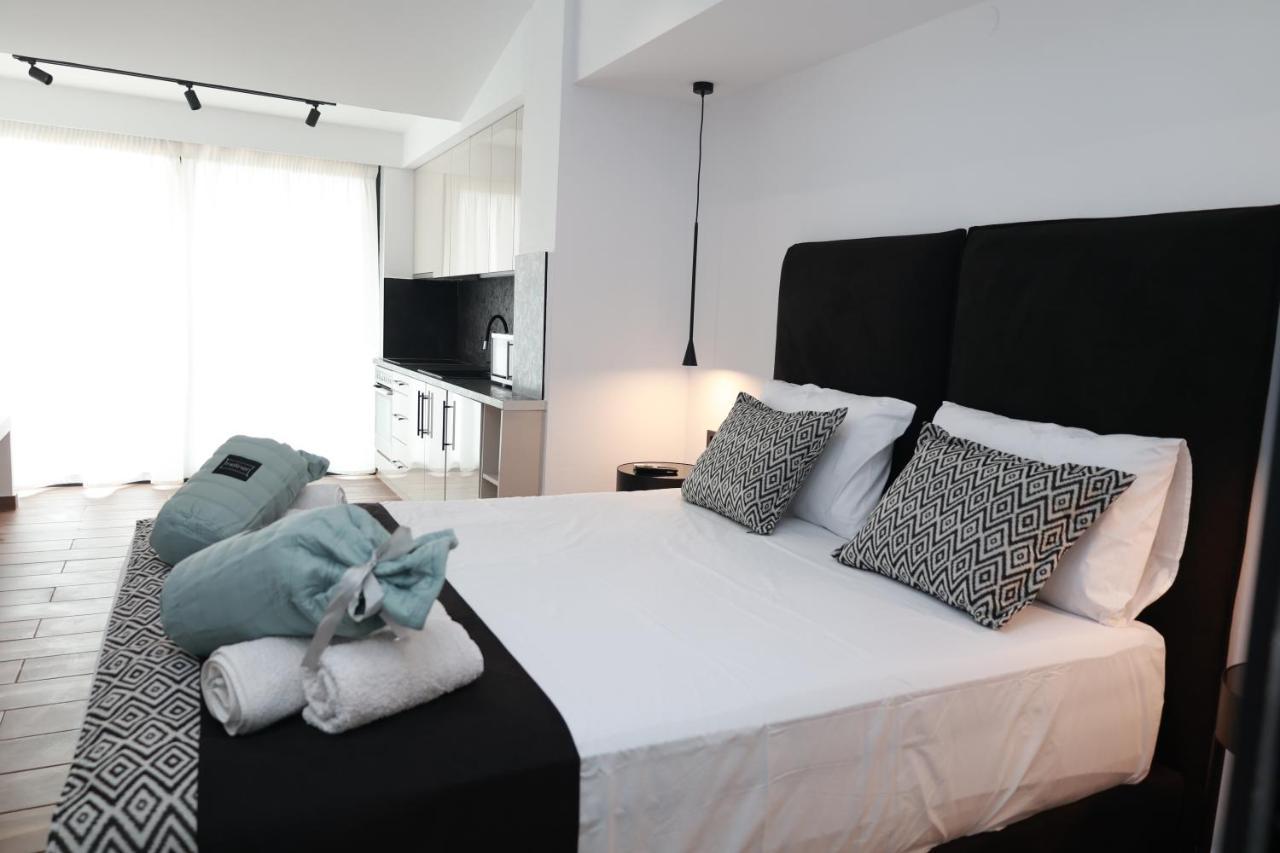 Paris-Irini Studios And Apartments Plomari Ngoại thất bức ảnh