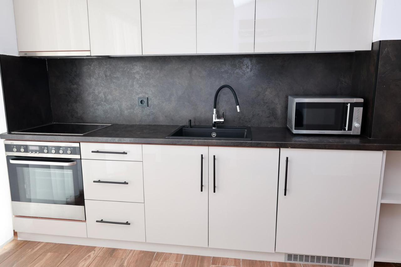 Paris-Irini Studios And Apartments Plomari Ngoại thất bức ảnh
