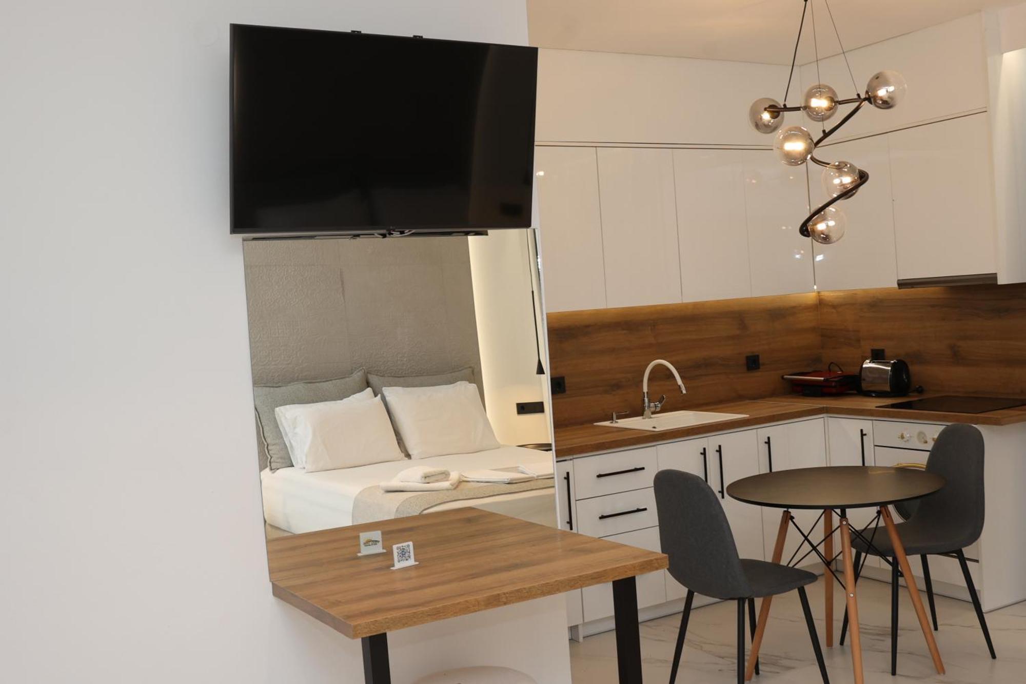 Paris-Irini Studios And Apartments Plomari Ngoại thất bức ảnh